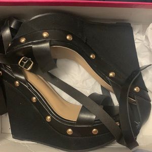 Women’s Wedge Heels in Black, Size 8.